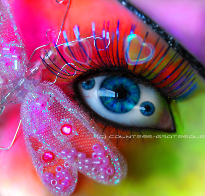 psychedelic_eye_by_grotesquepuppymeow